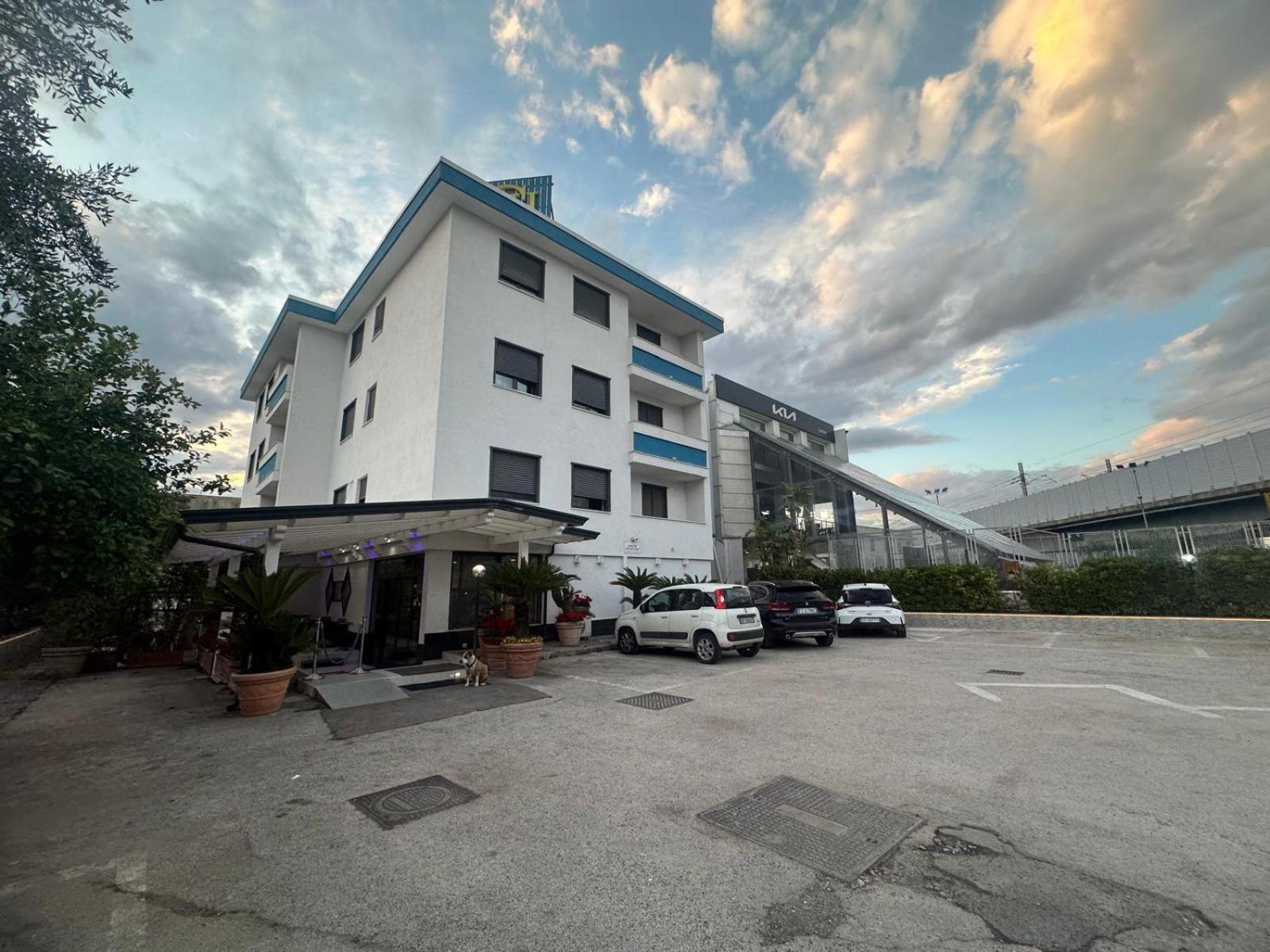 Hotel Clinton Casoria Exteriör bild